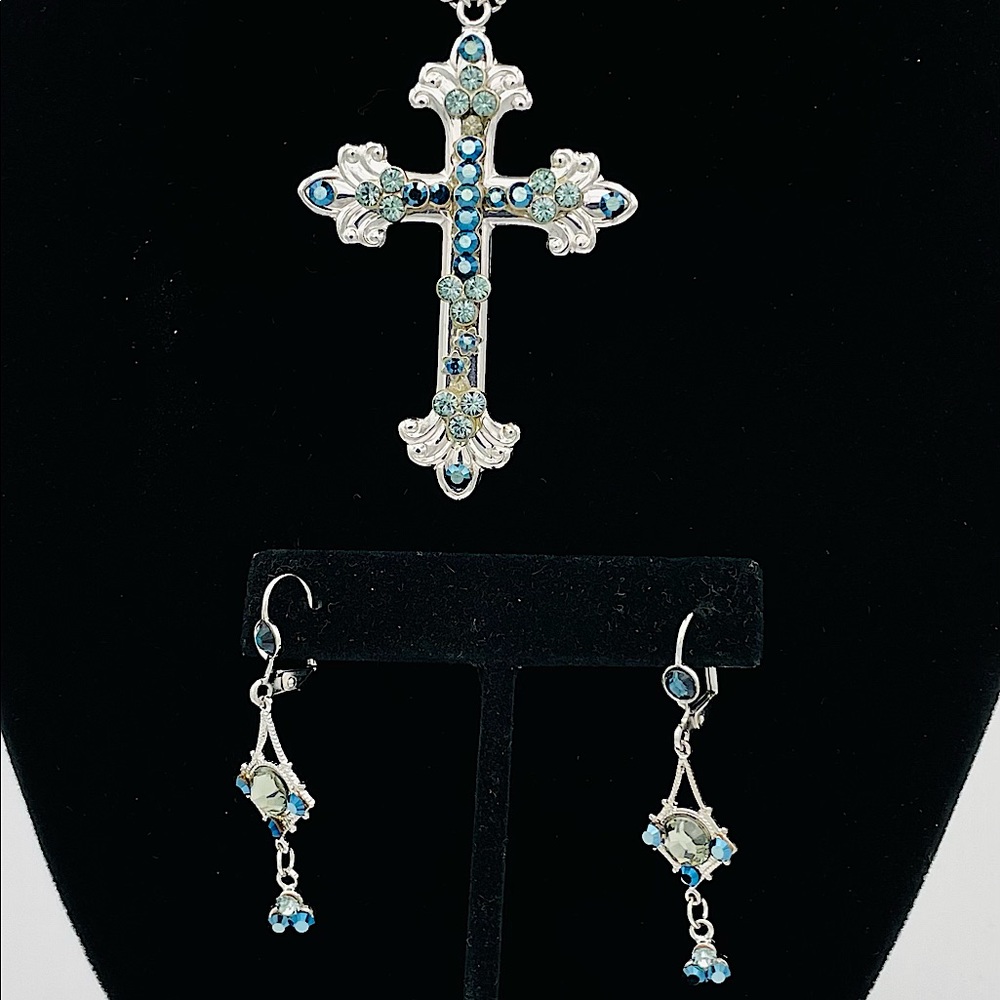 Belladonna jewelry set. Made in Canada.
